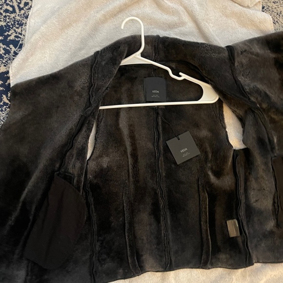 VEDA shearling and leather vest - Picture 10 of 10